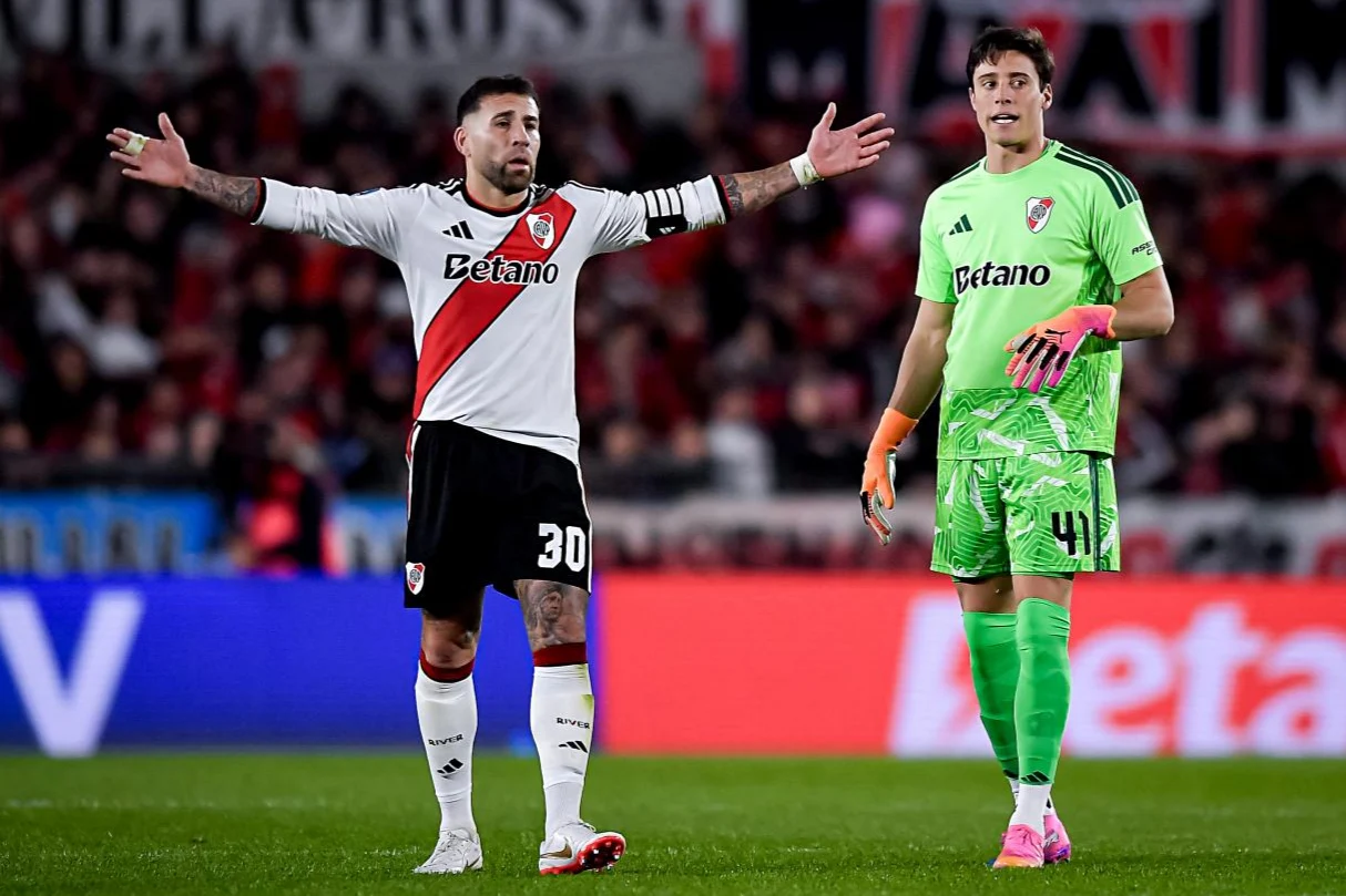 Nicolás Otamendi le pidió disculpas a Santiago Beltrán por su reproche ante Sarmiento: "A veces se me sale la chaveta"