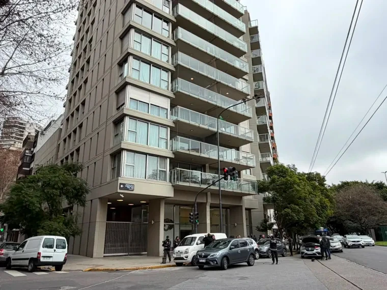 La entrada al lujoso departamento de Facundo Moyano