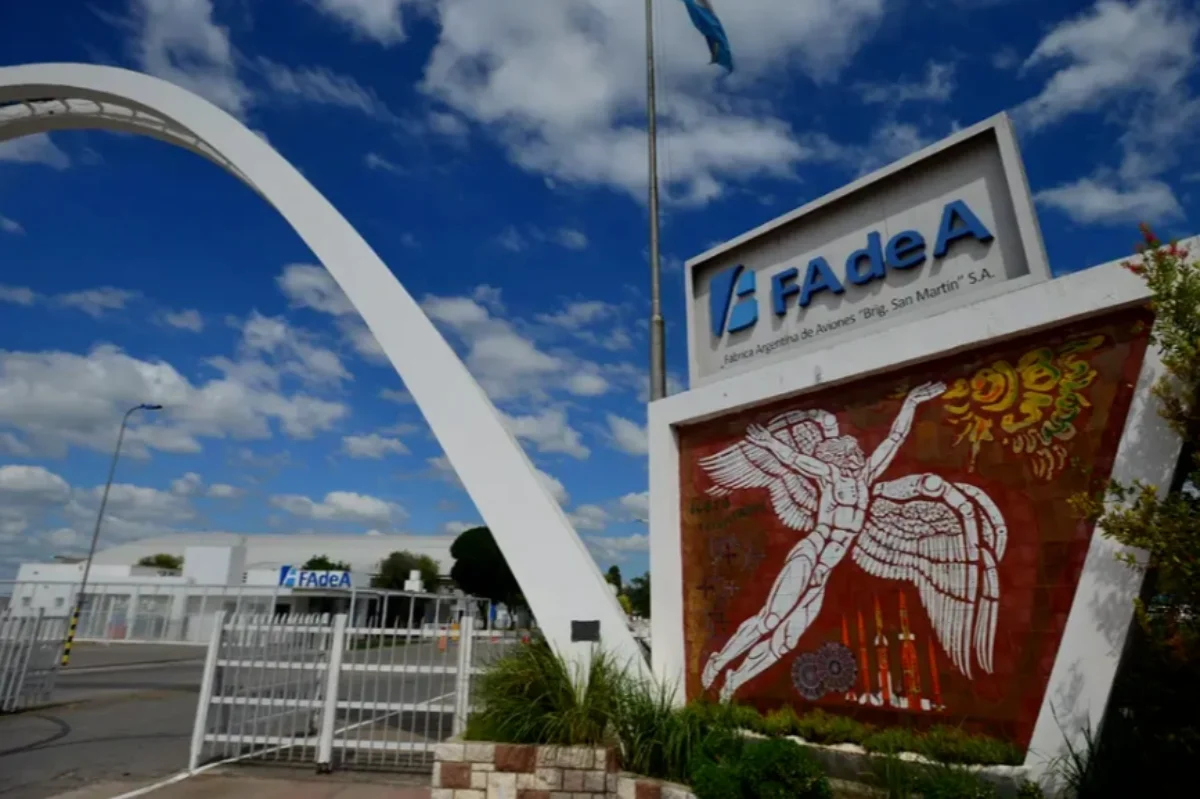 Extorsión sin límites en Córdoba: manifestantes ingresaron al edificio principal de FAdeA