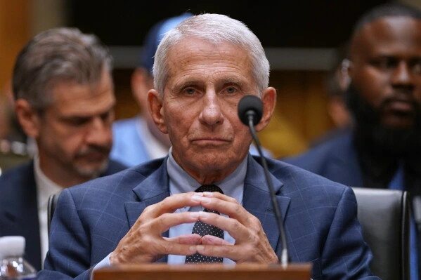 Esta mañana, Fauci no respondió las preguntas de los senadores.