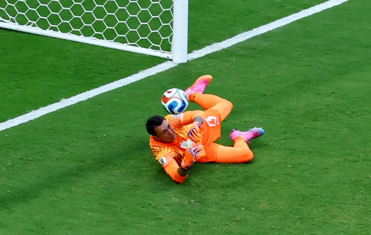 Bielsa bancó a Muslera pese a su error frente a España