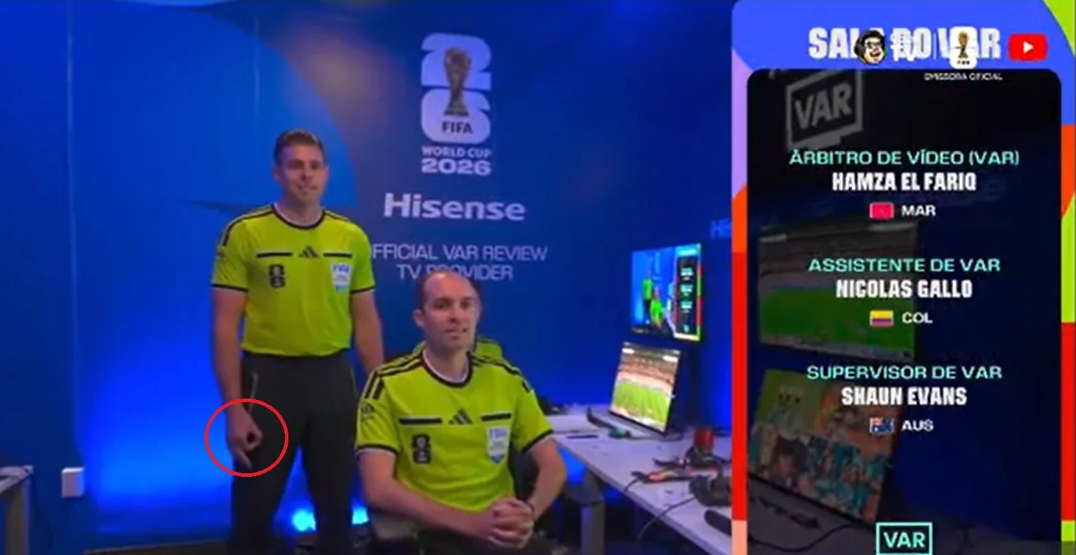 The gesture of referee Shaun Evans