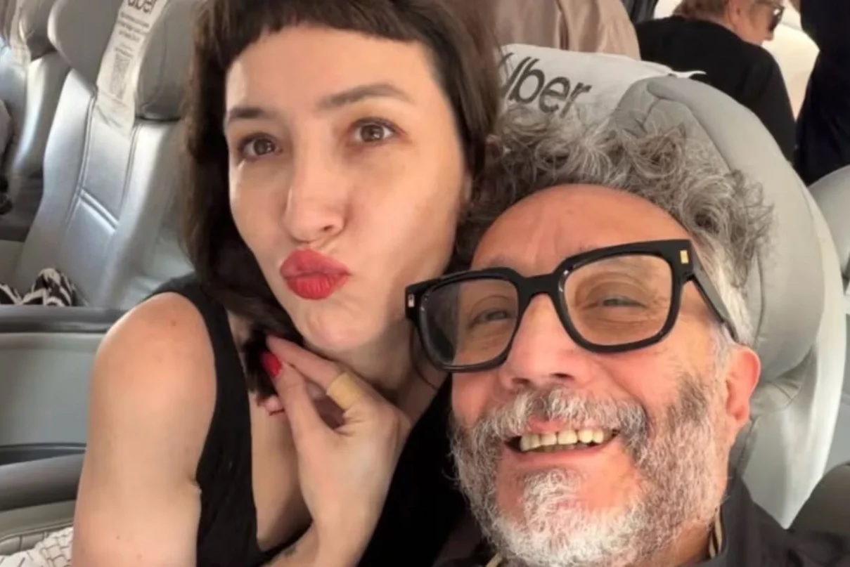 Romance K: Fito Páez y Sofía Gala confirmaron su noviazgo con un beso en vivo