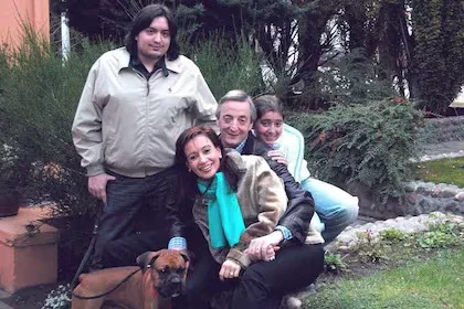 Los kirchner se quedan sin recursos ante el inminente avance judicial.