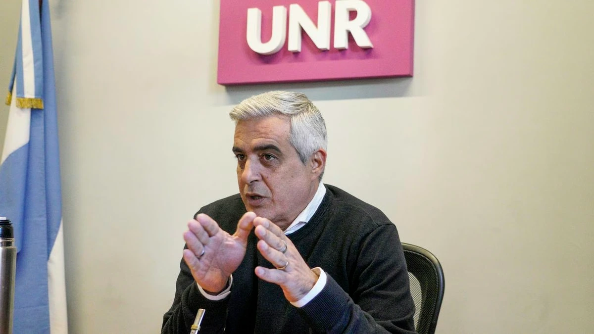 Franco Bartolacci, rector de la UNR.