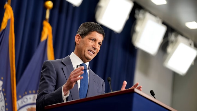 The first major decision of Kevin Warsh at the helm of the monetary entity