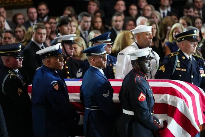 Imágenes del funeral de hoy a la tarde. 