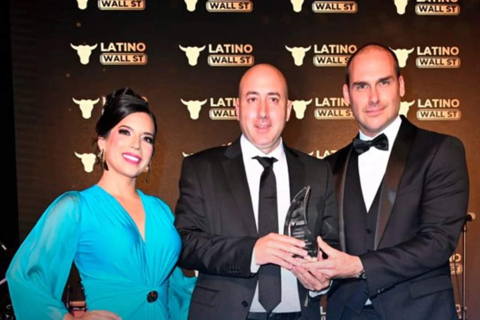 Fernando Cerimedo being awarded as the Hispanic political consultant of the year