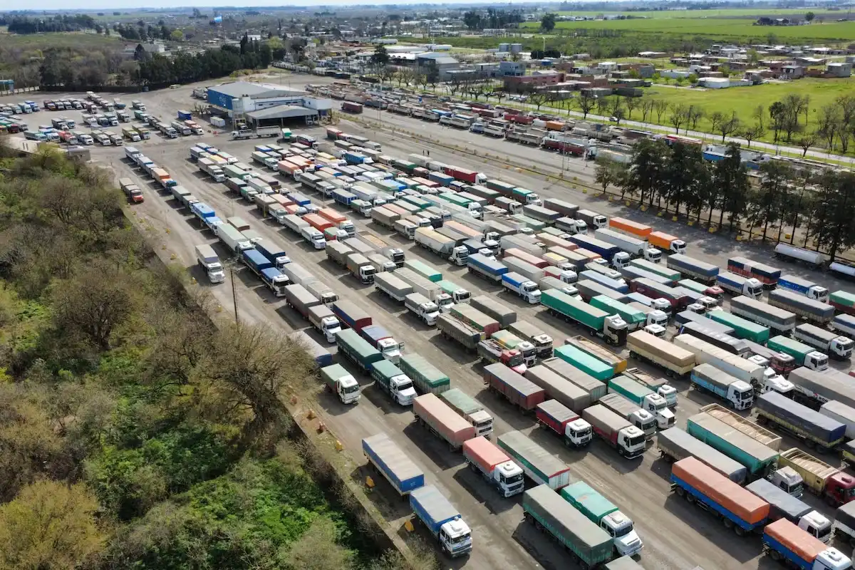 Imágenes de una jornada particularmente activa en la terminal de Bunge.