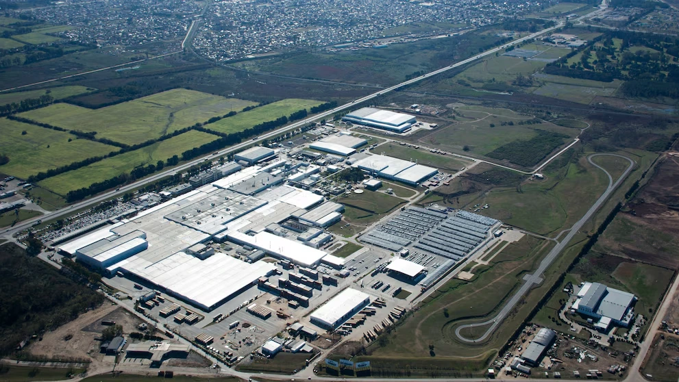 Aerial view of the industrial plant in Zárate.