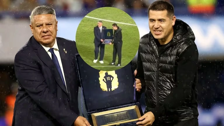 Chiqui Tapia y Juan Román Riquelme en la previa del partido contra Mauritania.