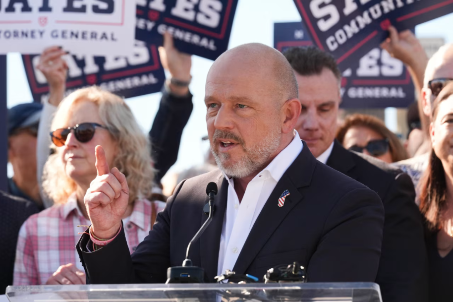The Trump supporter Steve Hilton was the most voted candidate for governor in California and is heading to the runoff.