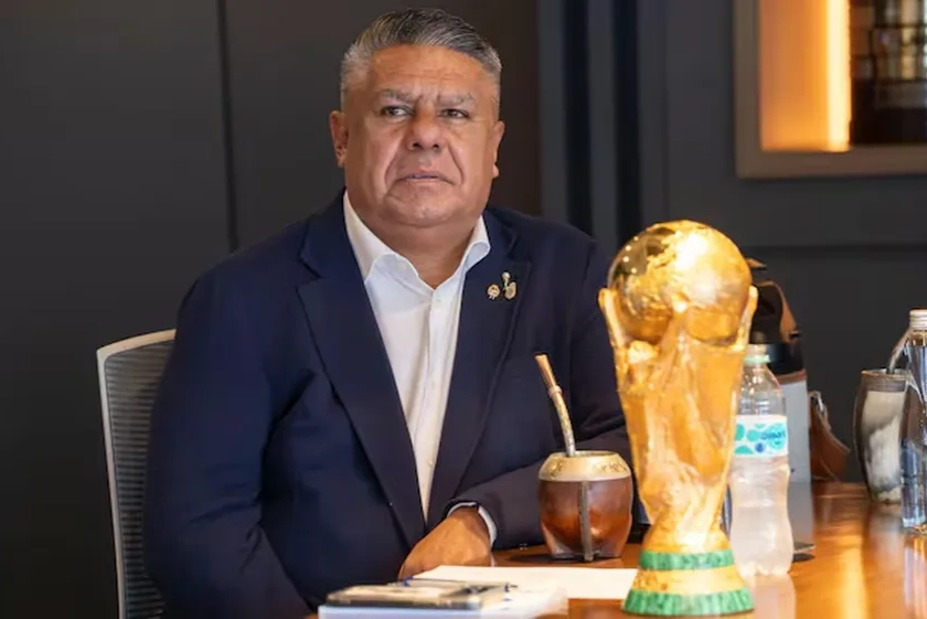 Chiqui Tapia was authorized to travel to the World Cup, although he will have to pay a significant amount as a guarantee.