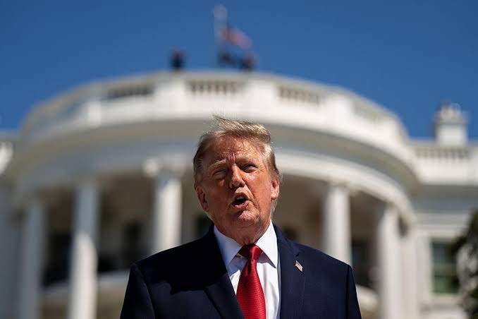 El D-Day económico de Trump le llegó a Teherán. 