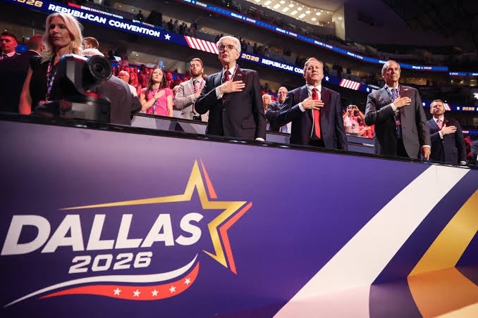 First night of the historic midterm summit in Dallas: a Democratic senator spoke in favor of Trump and denounced the extremism of his party
