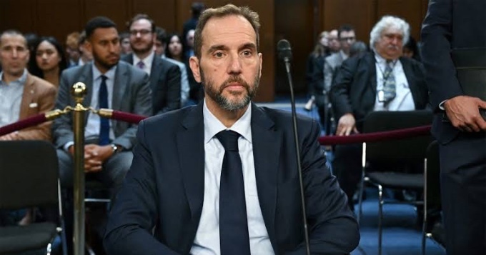 Scandal: The prosecutor who investigated Trump at Biden's order spied on calls and texts of 50 journalists and lawmakers