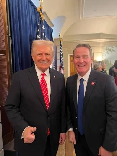 Donald Trump y Jon Husted.