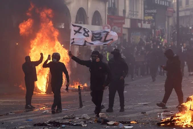 Destrozos de la izquierda en Francia
