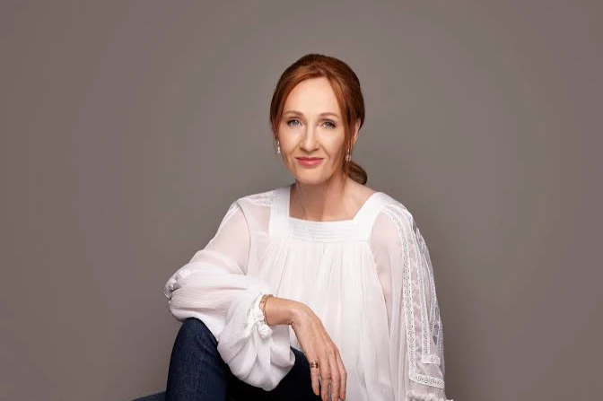 J. K. Rowling destruyó el feminismo: “Si un hombre puede ser mujer, entonces no existe tal cosa como una mujer"