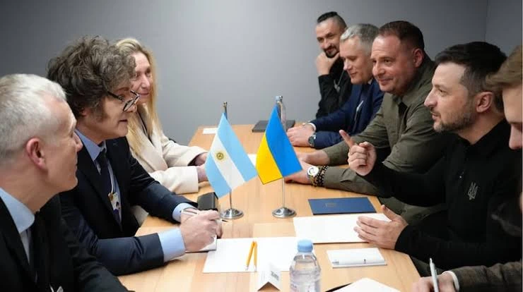 Javier Milei y Volodimir Zelensky.