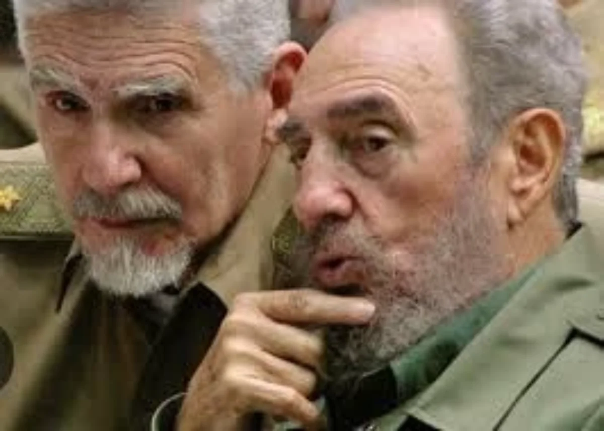 Ramiro Valdés y Fidel Castro