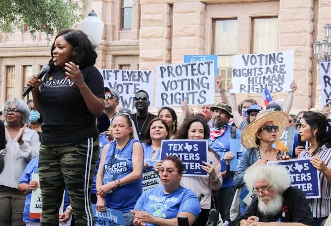 La diputada afroamericana construyo su poder en base a una campaña prodelincuencia.