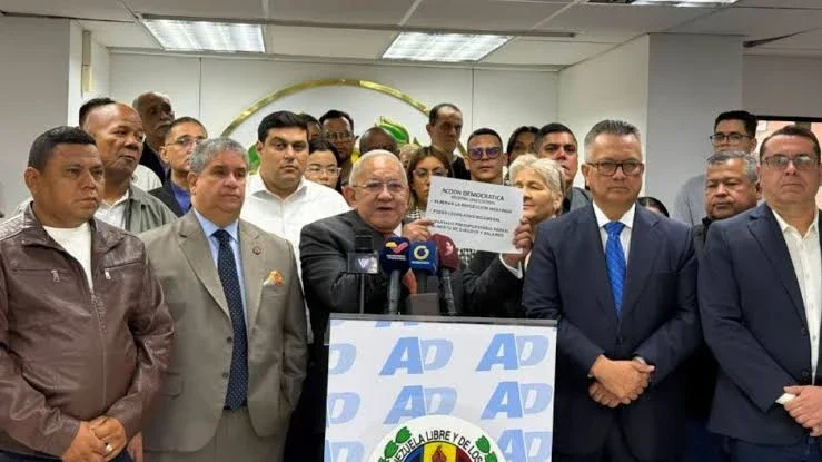 Bernabé Gutiérrez presentó el proyecto de reforma constitucional.