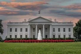 Live: Gunshots and tension around the White House