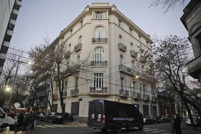 San José 1111.