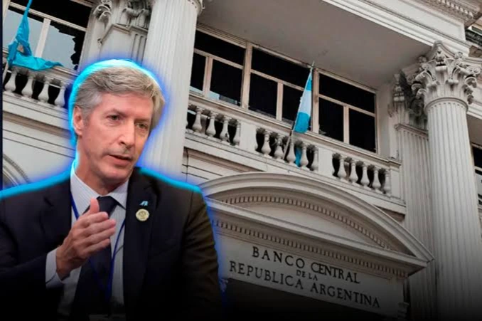 EN VIVO: Santiago Bausili, presidente del BCRA, da una conferencia de prensa