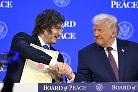 Javier Milei junto a Donald Trump.