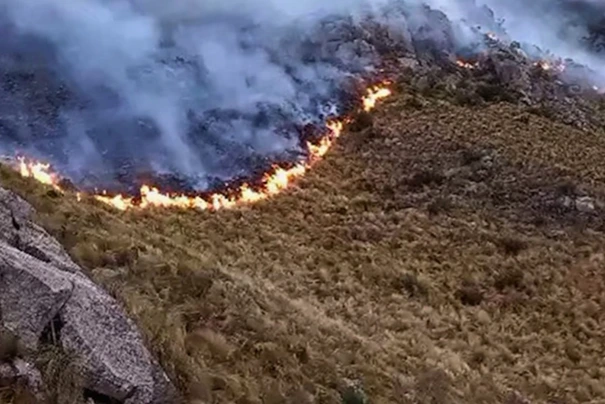 Incendios: fuertes vientos y riesgo extremo en Córdoba