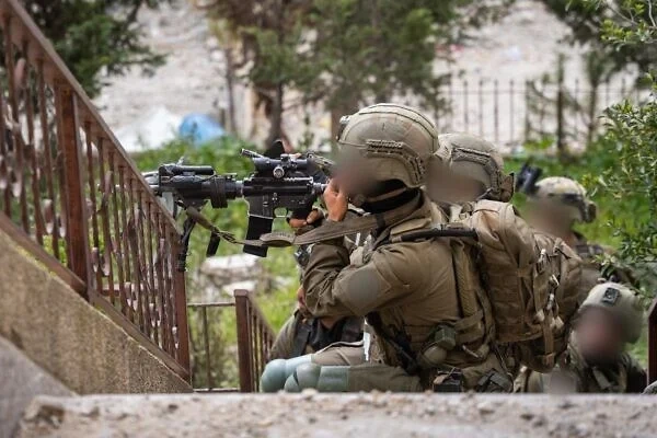 Israel advances on Hezbollah-controlled territory in Lebanon