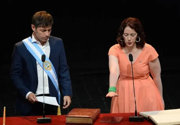 Axel Kicillof junto a Jesica Rey.