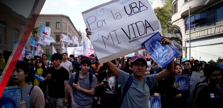 El 40% de los estudiantes en FMED-UBA son extranjeros.