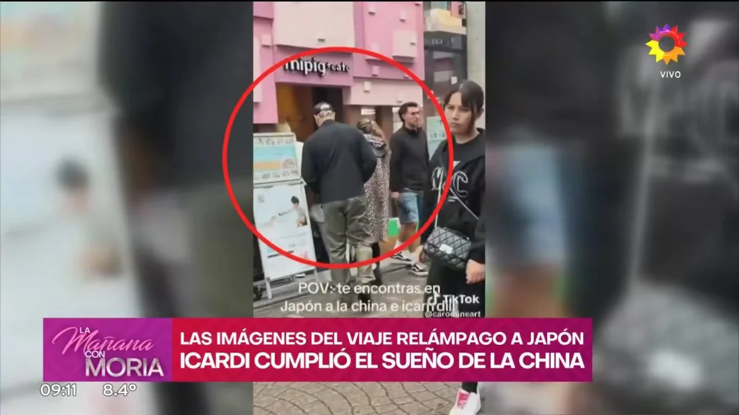 Mauro Icardi y la China Suárez ingresando a un local en Japón