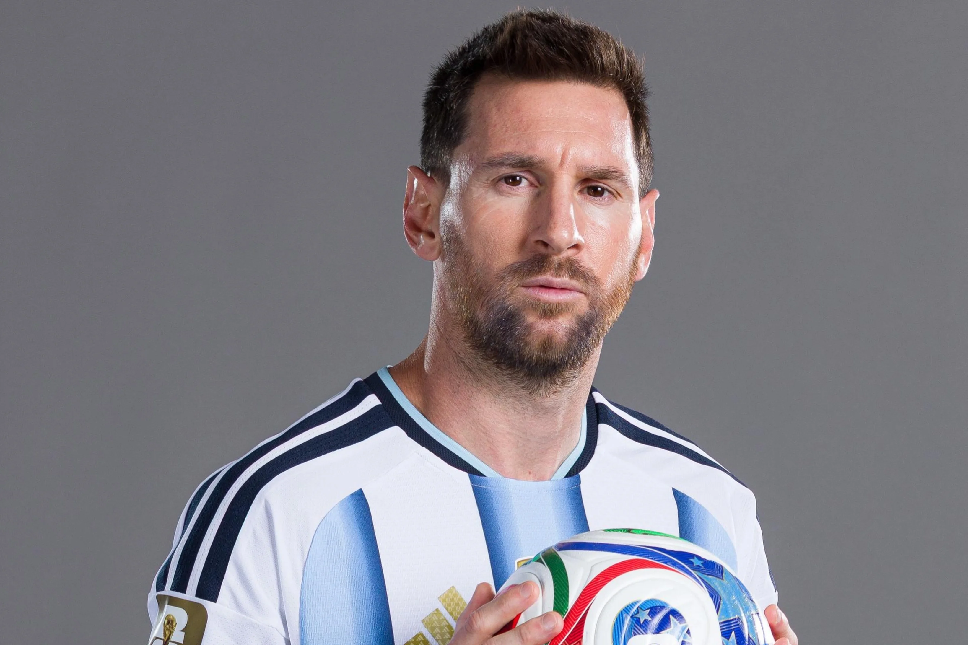 Lionel Messi sorprendió al contar qué serie mira durante el Mundial: “Me siento identificado”