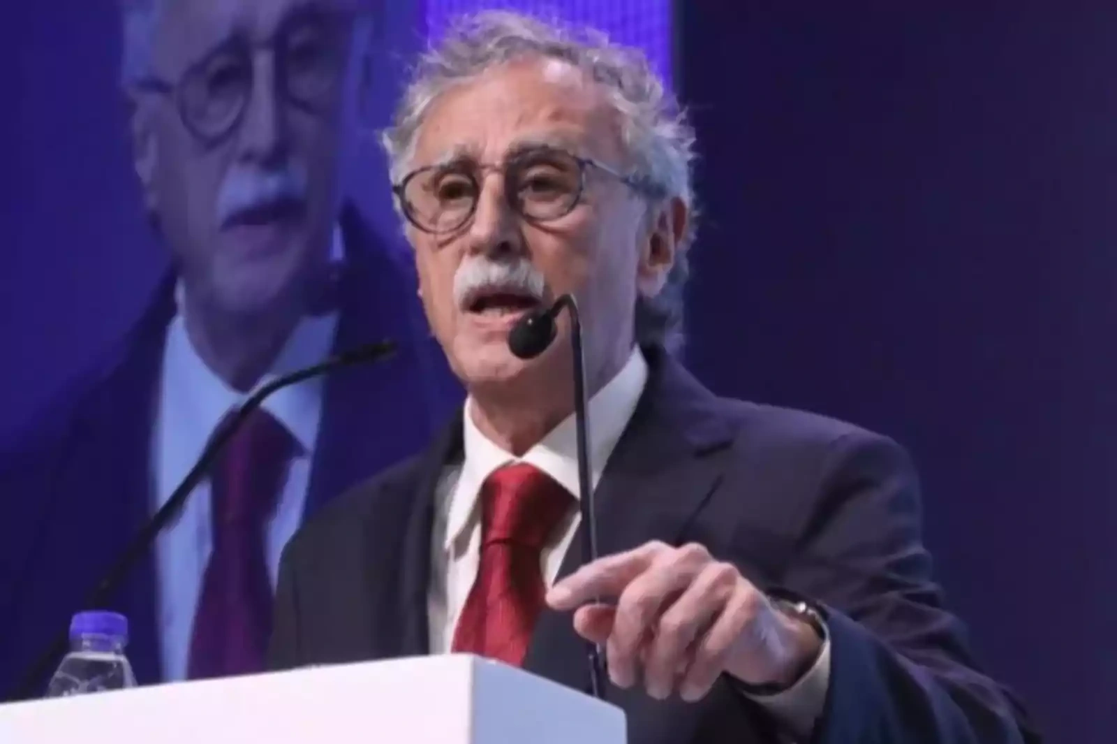 El ministro Mario Lugones cargó contra "los mapitas ideológicos" de Kiciloff