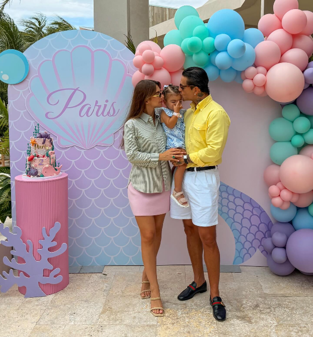 Actualmente, el cantante y su pareja tienen una hija