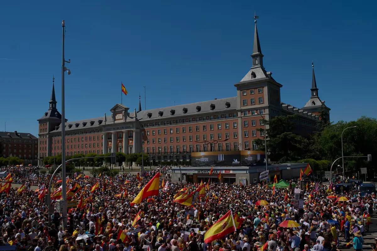 Patriotas españoles piden la renuncia de Pedro Sánchez
