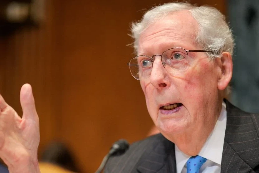 Mystery in Washington: They claim that Senator Mitch McConnell is brain dead and his wife went to China
