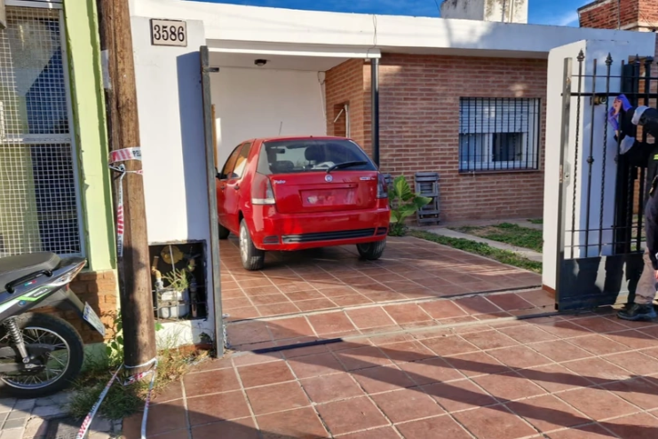 Tragedia en Córdoba: murió una nena de cinco años tras caerle encima el portón de su casa