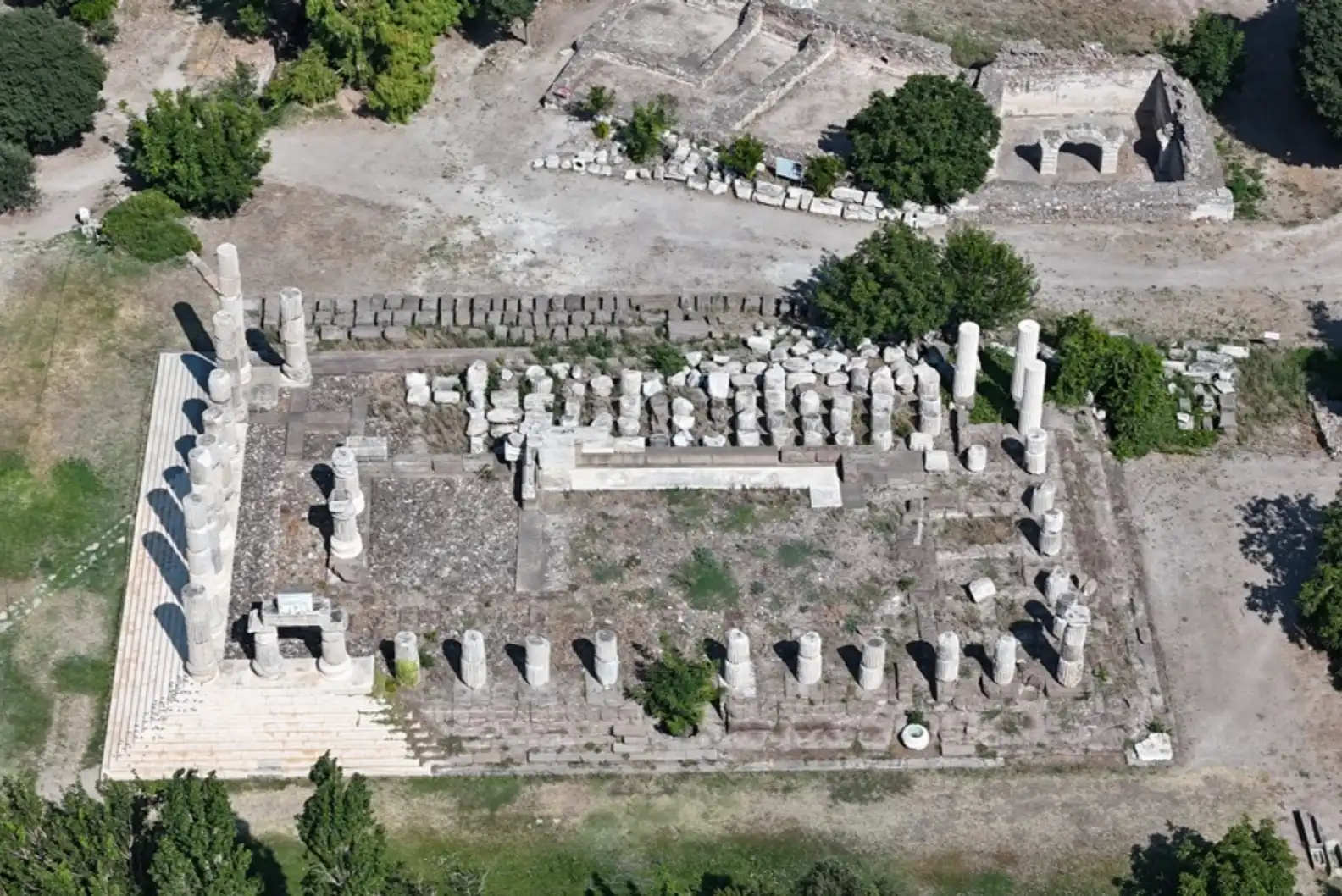 Hallan piscinas de agua fría en baño romano de 1700 años en santuario turco