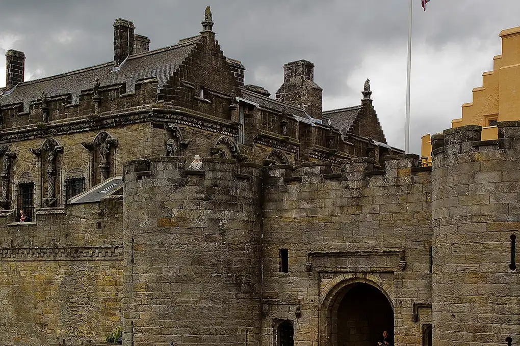 Identifican al primer caso confirmado de muerte por trebuchet en la Escocia medieval
