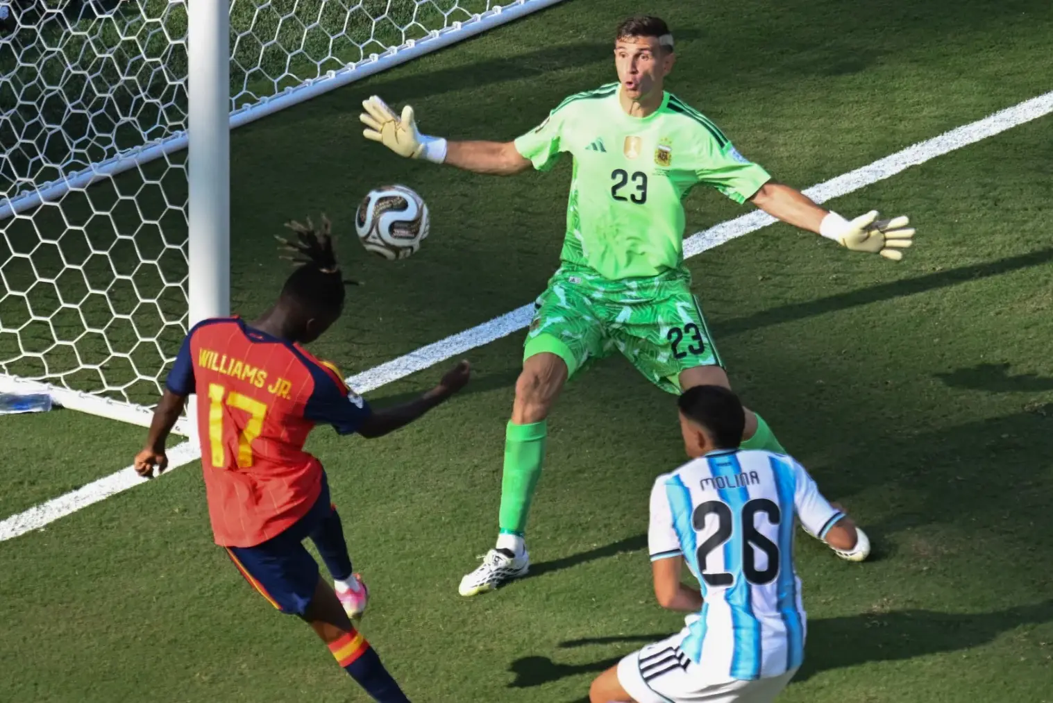 La revelación de Nico Williams sobre el gol que le dio el Mundial a España: "Si no me empujaba, no llego"