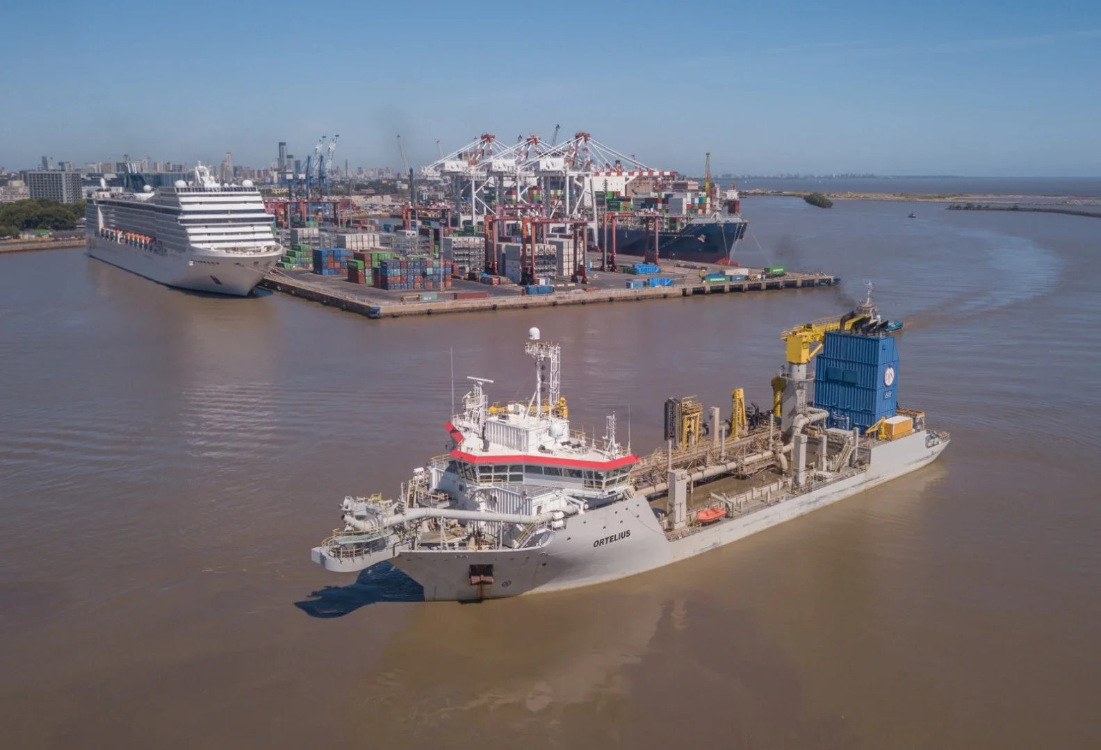 The operation is part of the improvement scheme for Argentine waterways.