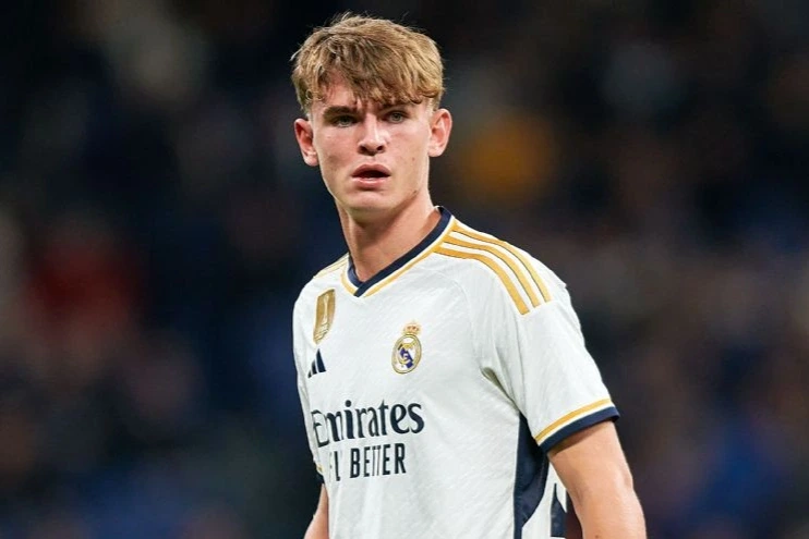 Bombazo: el Real Madrid ejecutaría la cláusula de repesca de Nico Paz para la siguiente temporada