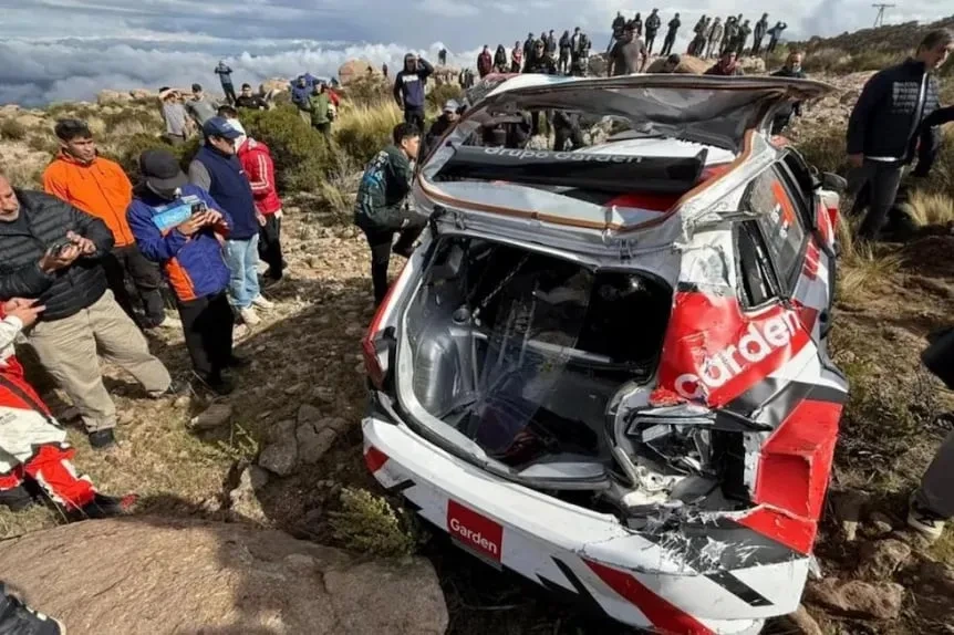 Asi quedó el Volkswagen Polo de Didier Arias y Héctor Nuñez tras el duro choque