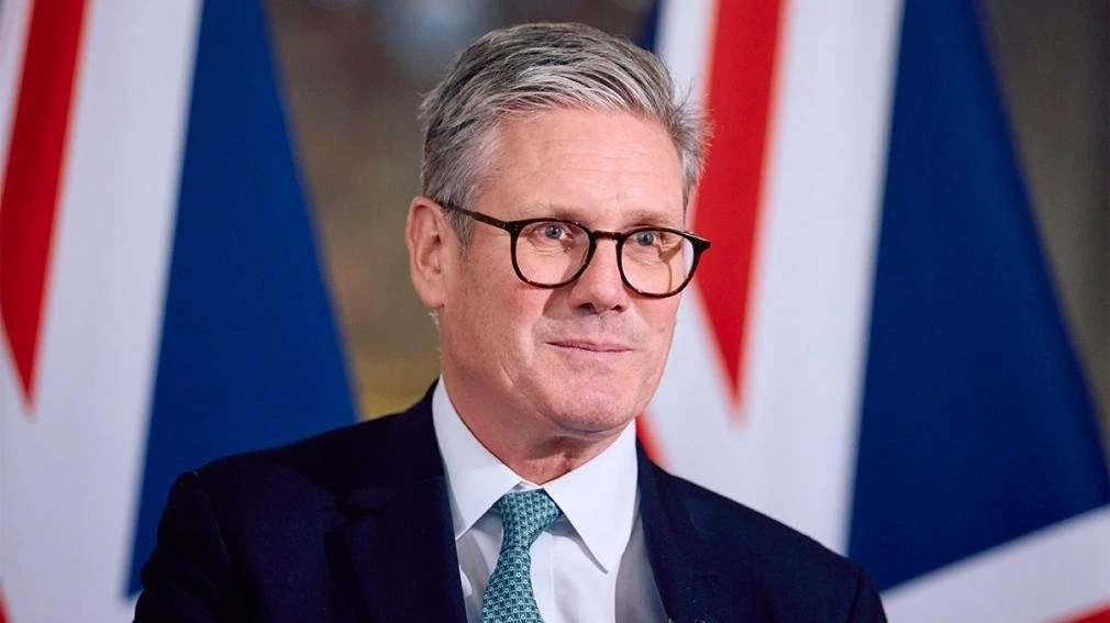 The Telegraph: Trump amenaza con apoyar el reclamo argentino en Malvinas si Reino Unido no aumenta el gasto militar Keir Starmer