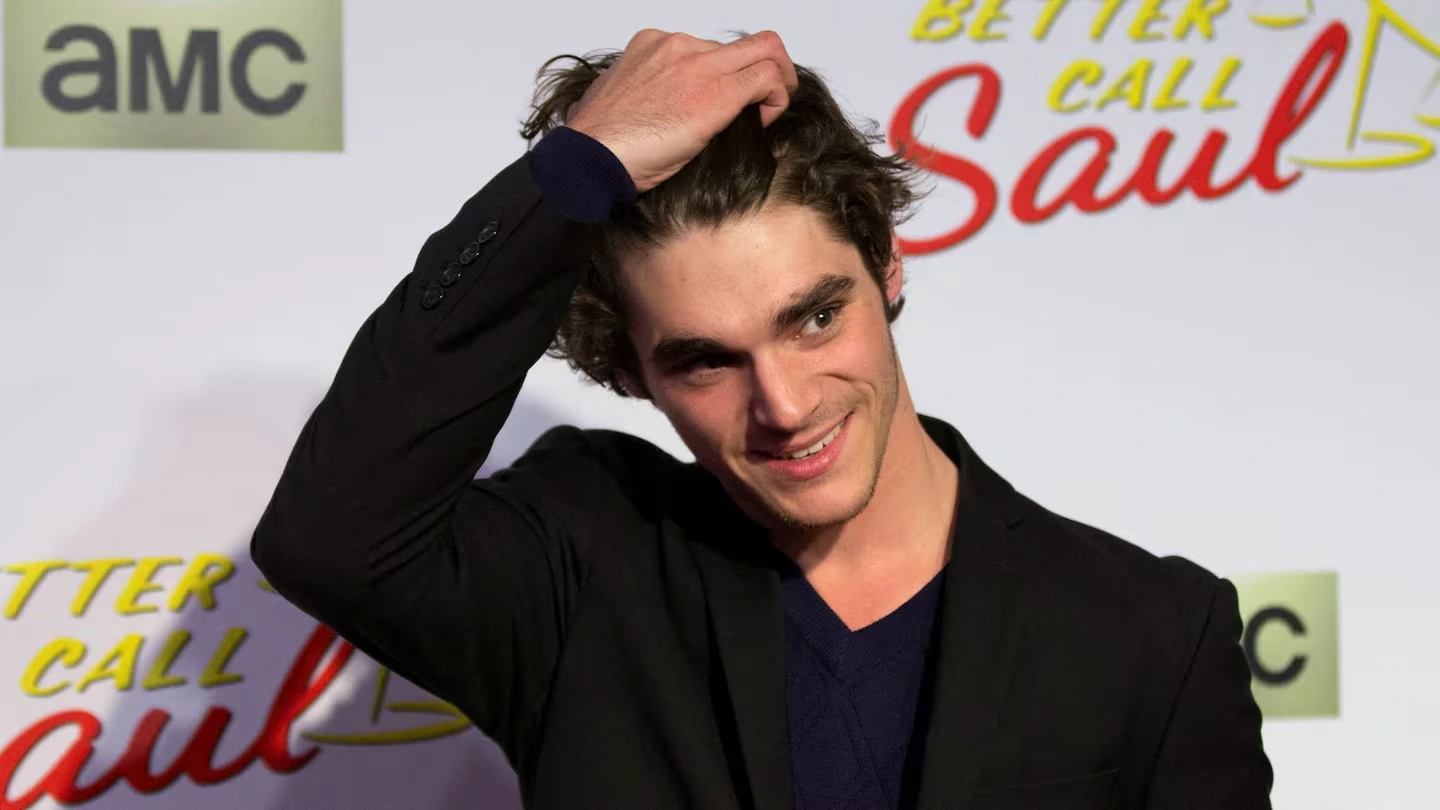 RJ Mitte, durante la premiere de "Better Call Saul", la serie que agigantó el universo de "Breaking Bad"
